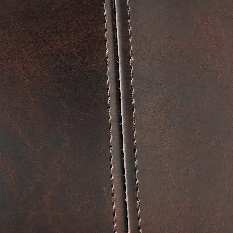 27 Poltrona con schienale alto