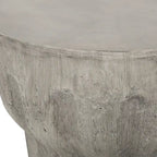 Tavolino laterale in cemento leggero contemporaneo per interni/esterni Delphinus di Christopher Knight Home