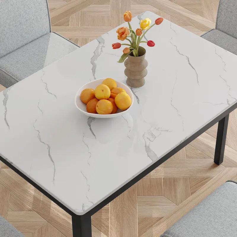 Set da pranzo Corvus Fowey da 5 pezzi, tavolo in MDF con adesivo in marmo e 4 sedie imbottite