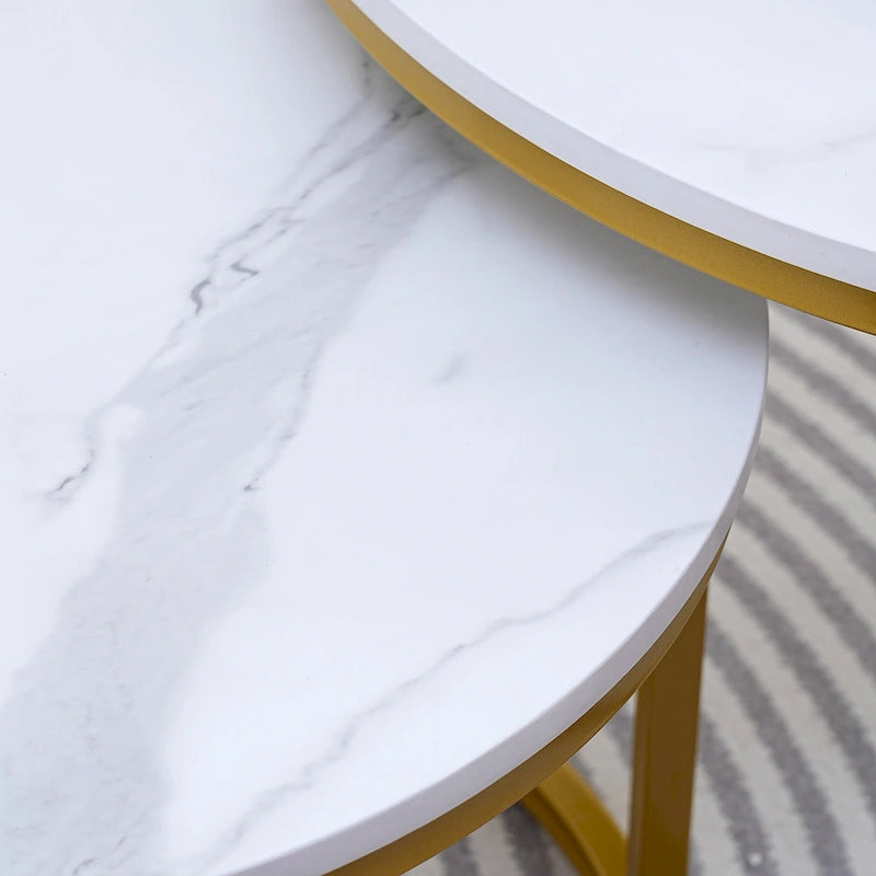 Tavolino da caffè moderno Nugzar rotondo con struttura ad incastro in metallo in stile dorato, set da 2