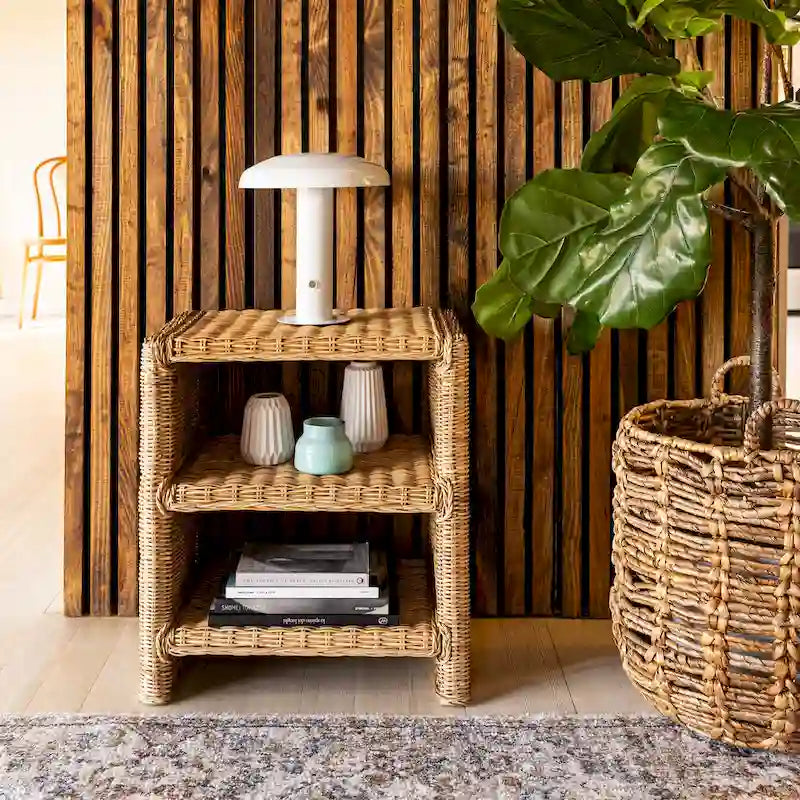 Tavolino Spiroa 22 Coastal Bohemian Rattan/Wood a 3 ripiani, naturale, di JONATHAN Y - 22.04