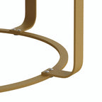 Tavolino da caffè rotondo moderno con motivo intagliato in legno e gambe in metallo