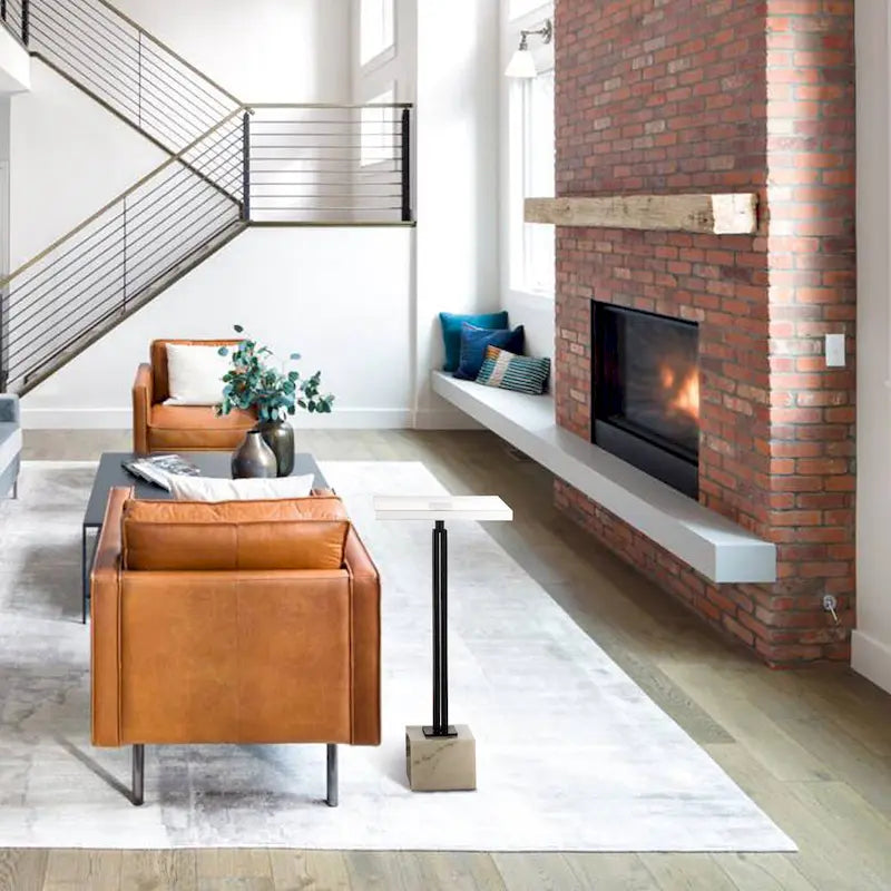 Tavolino da bar contemporaneo con piedistallo in marmo nero