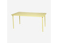 Tavolo in metallo giallo